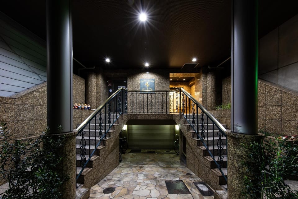 Property building, Facade/entrance, Night
