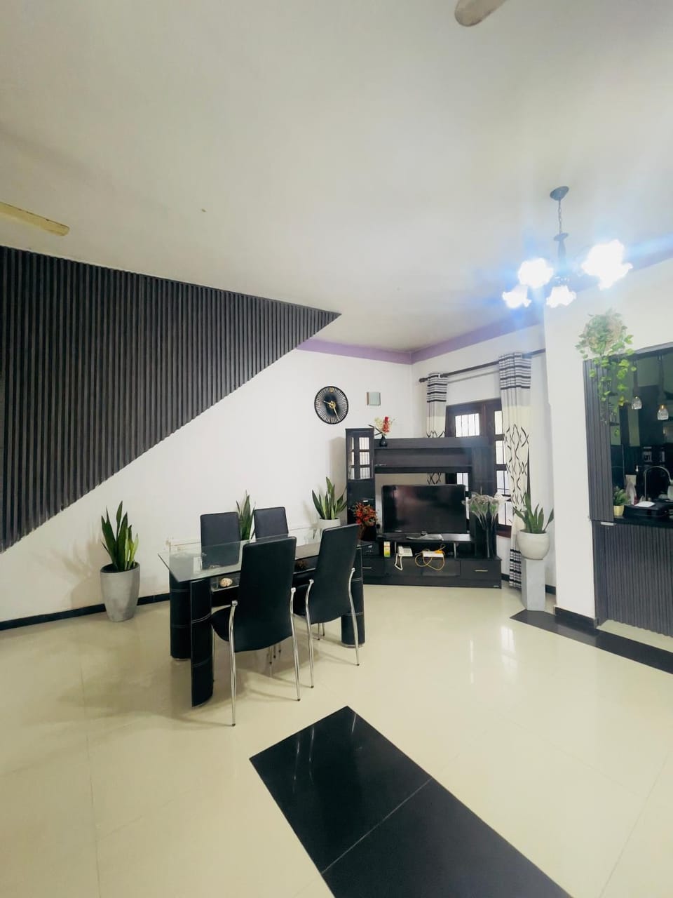 Chrish Residence Bed and Breakfast in Negombo