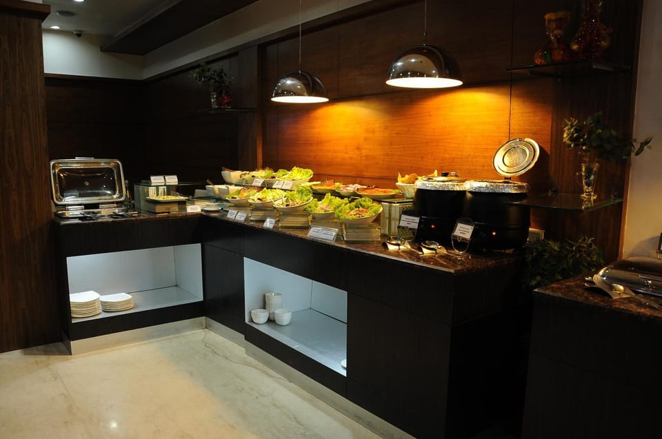Restaurant/places to eat, Food and drinks