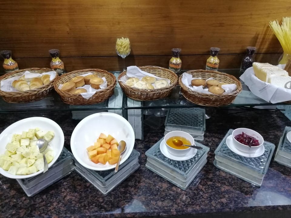 Food and drinks, Breakfast, Buffet breakfast, Lunch
