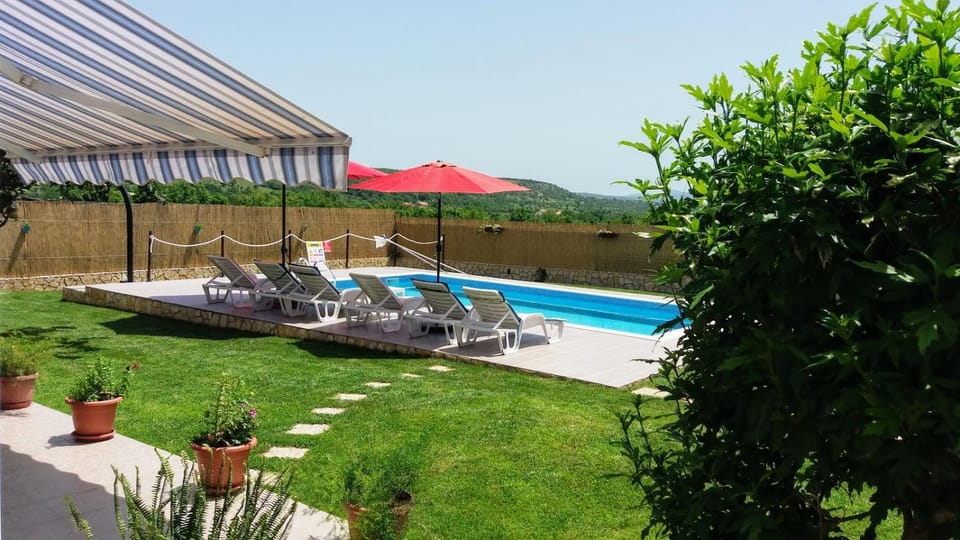 Pool view, Swimming pool
