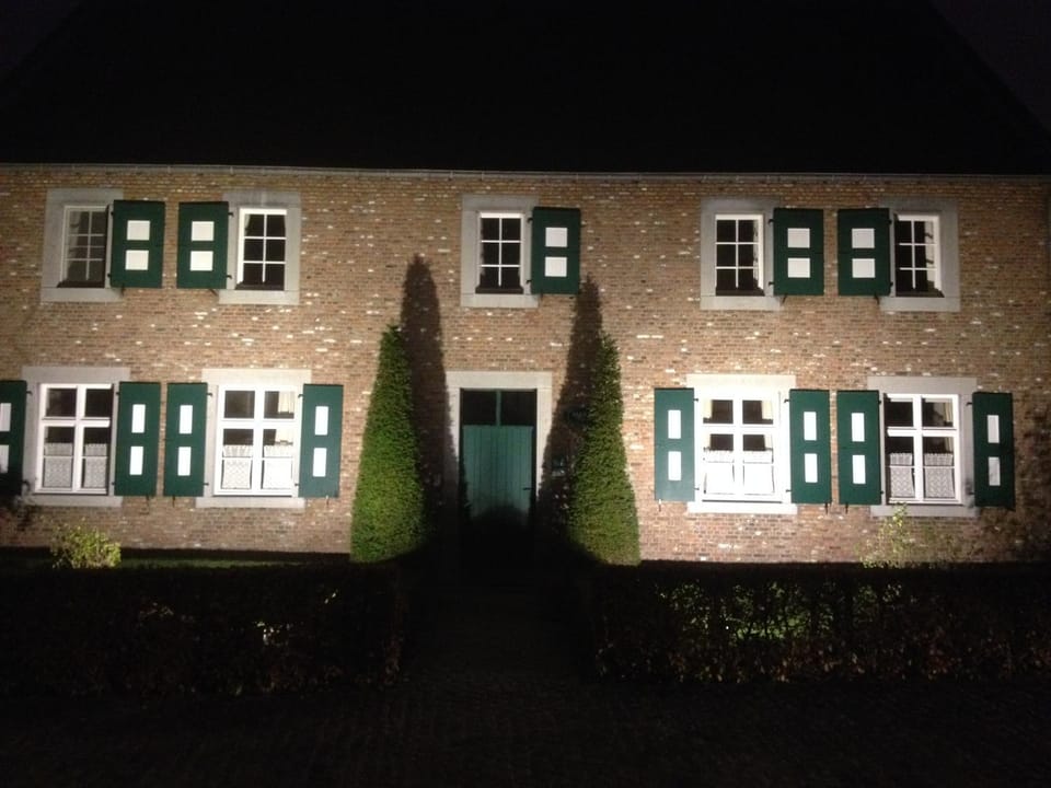 Facade/entrance, Night