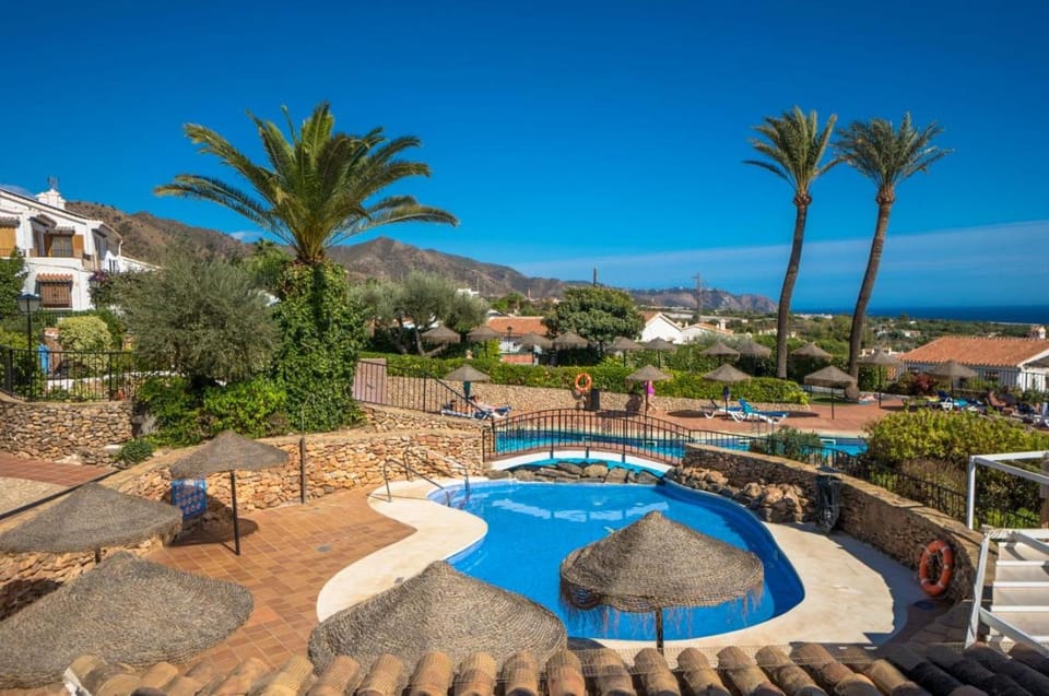 Balcony/Terrace, Swimming pool