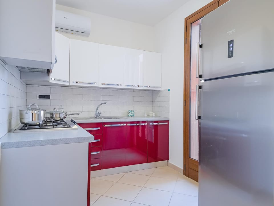 Kitchen or kitchenette, minibar, pet friendly, stove