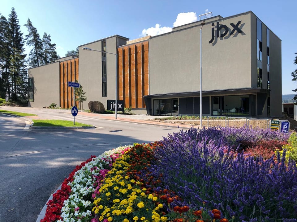 Property building, Facade/entrance, Summer