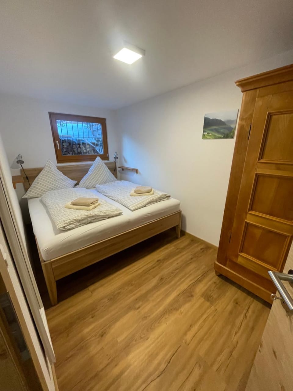 Bed, Photo of the whole room, Bedroom, wardrobe