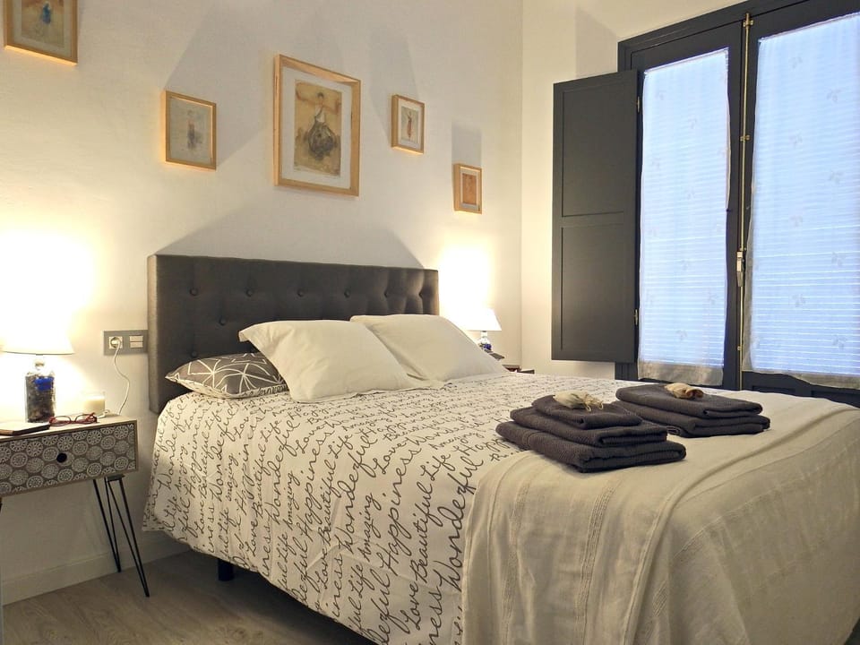 Bed, Photo of the whole room, Bedroom, Area and facilities