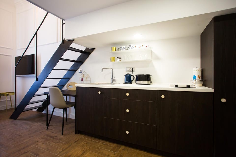 Kitchen or kitchenette