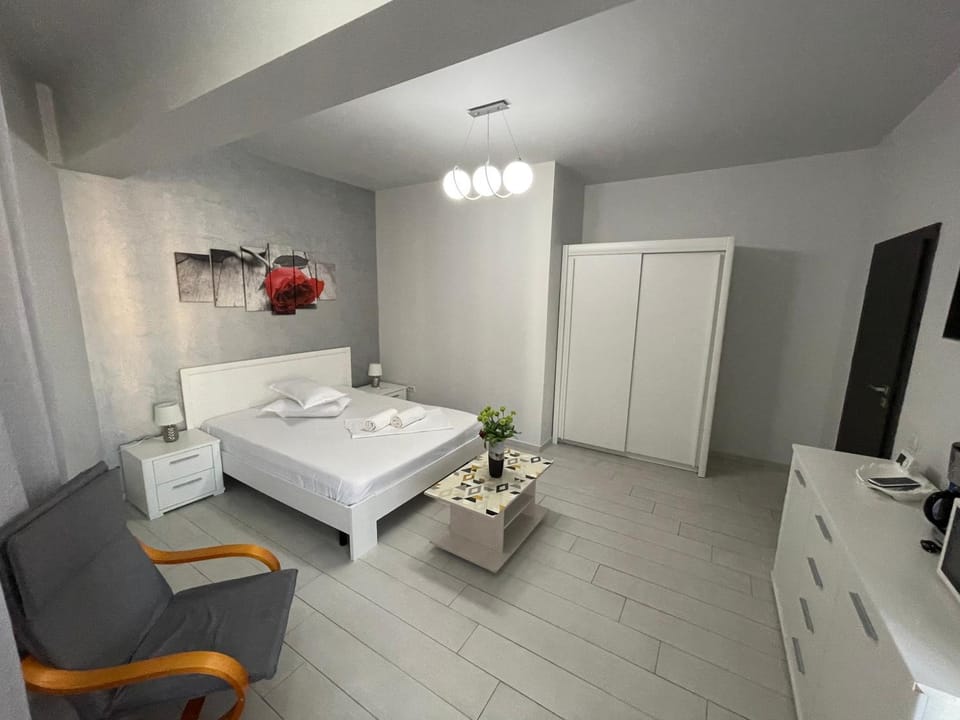 Seating area, Bedroom