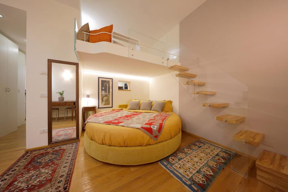 Bed, Living room, Photo of the whole room, Seating area, Bedroom