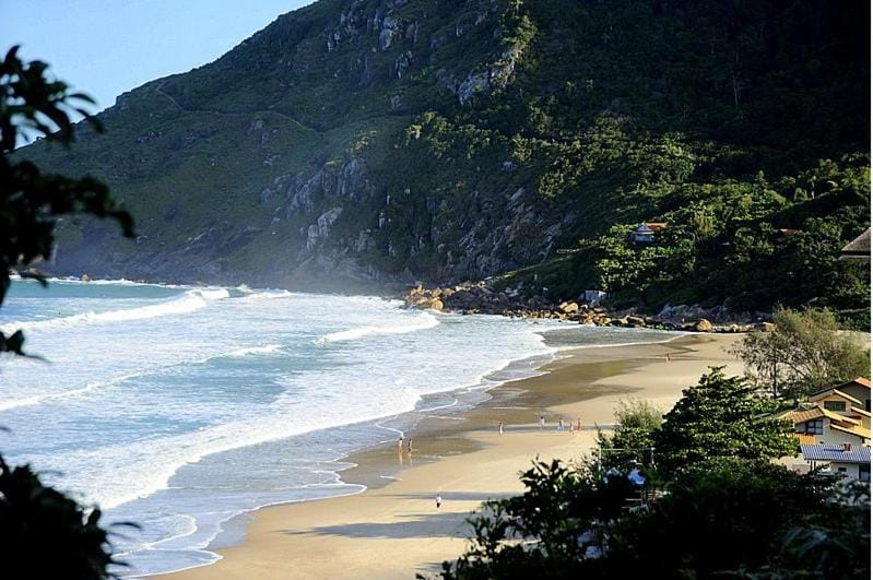 Nearby landmark, Natural landscape, Beach, Autumn, On site, Family