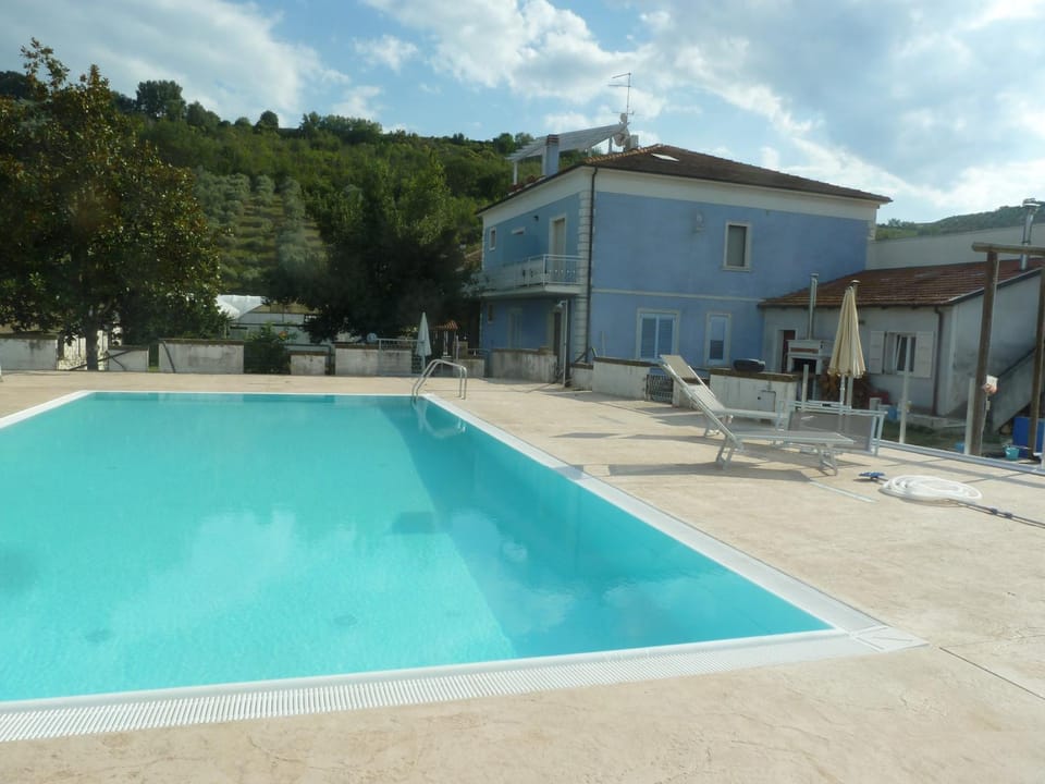 Swimming pool, Swimming pool