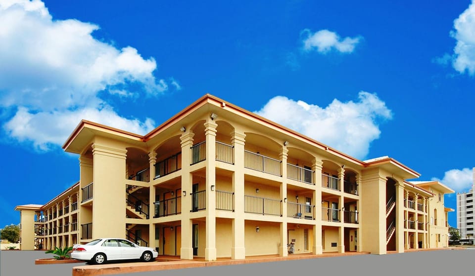 View (from property/room), Area and facilities