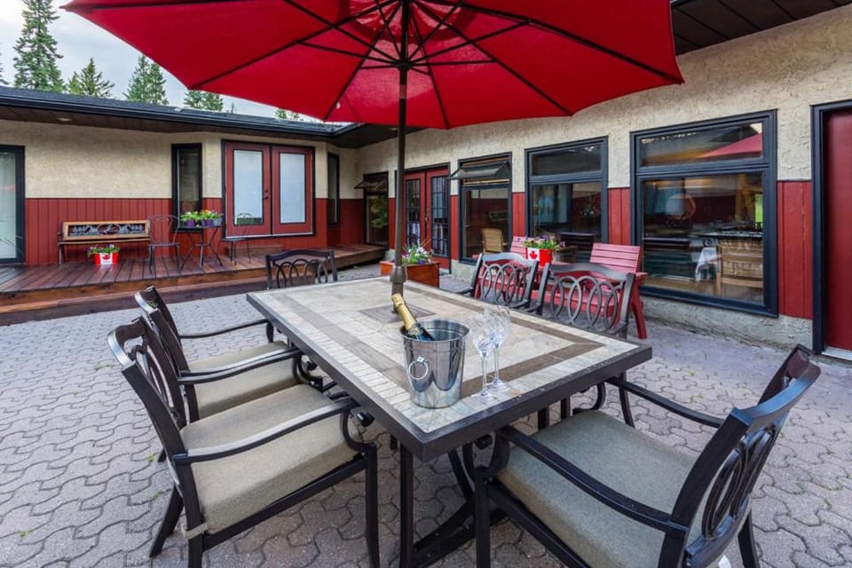 Patio, BBQ facilities, Garden