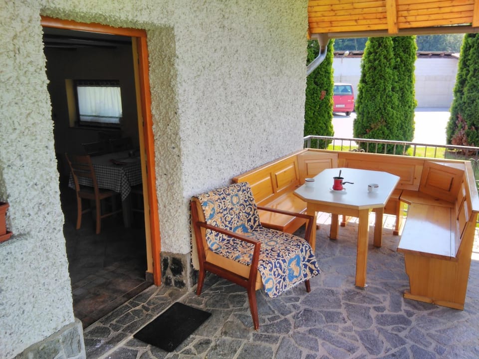 Patio, BBQ facilities, Balcony/Terrace