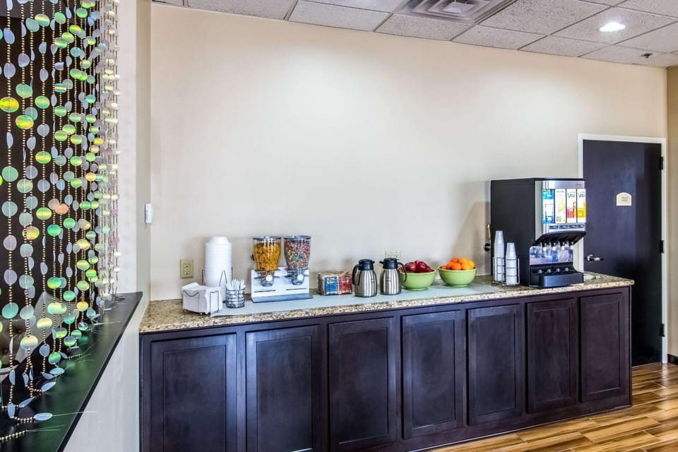 Restaurant/places to eat, Dining area, On site, Breakfast