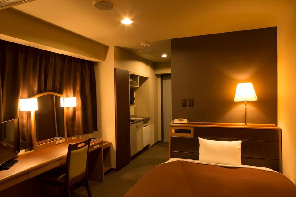 Communal lounge/ TV room, Bed, Bedroom