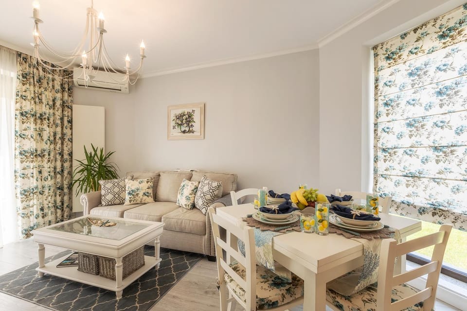 Living room, Seating area, Dining area, air conditioner