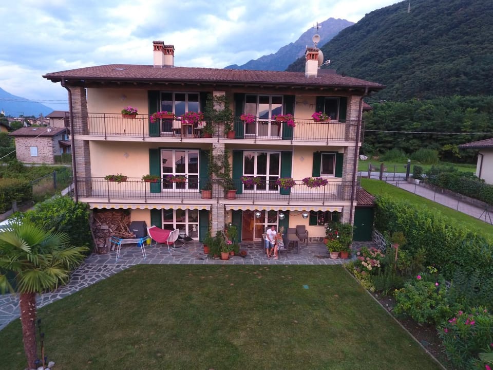 Property building, Balcony/Terrace, Garden view