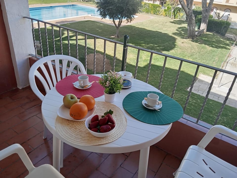 Balcony/Terrace, Pool view