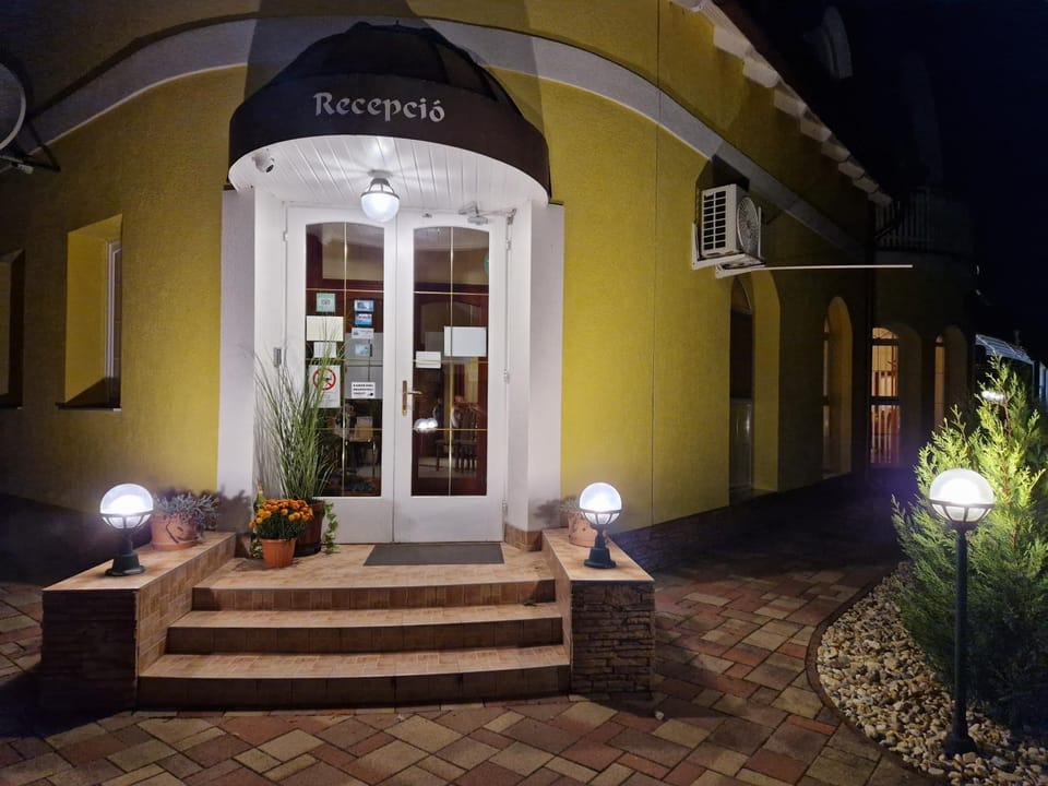 Property building, Facade/entrance, Night