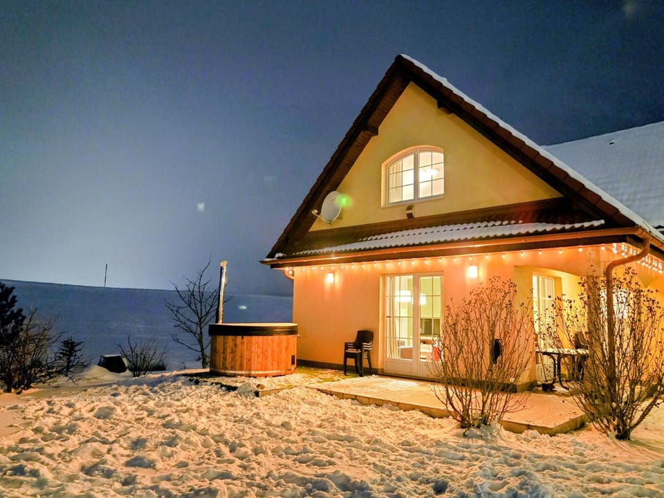 Night, Winter, Hot Tub