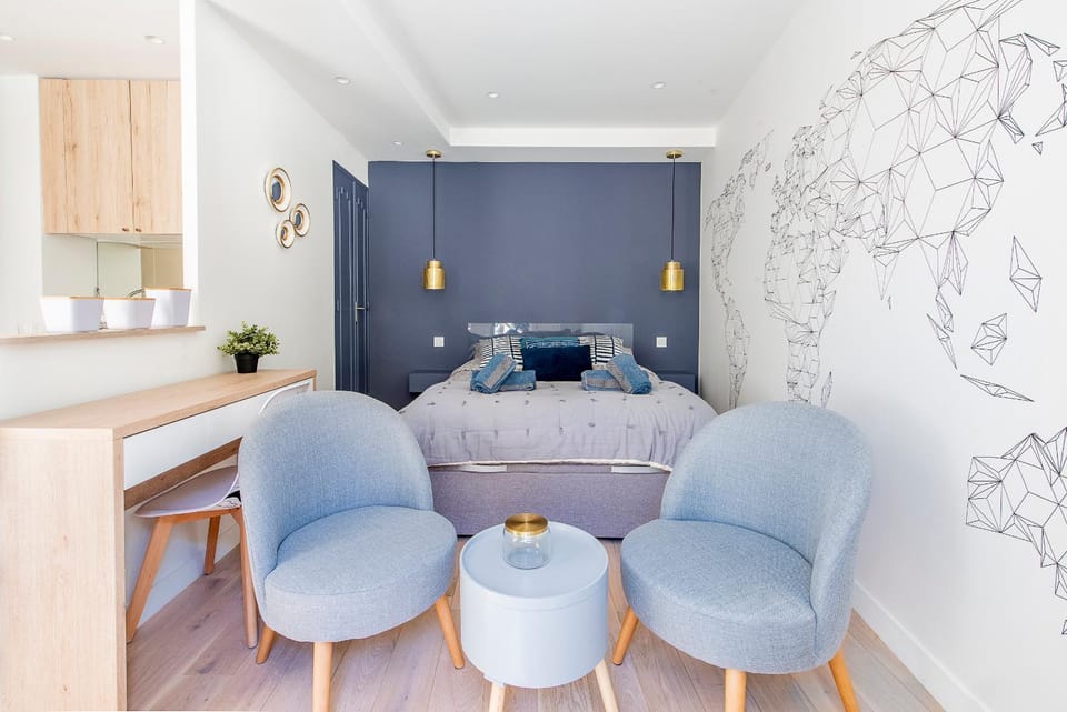 Living room, Seating area