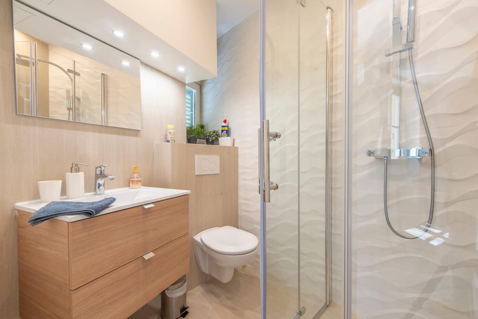 Shower, Toilet, Bathroom