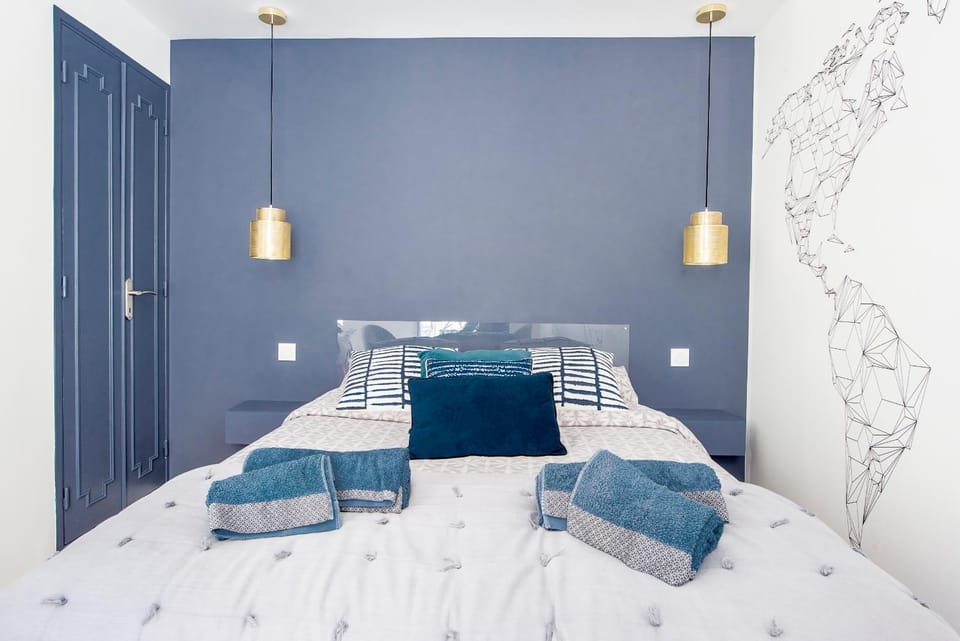 Bed, Photo of the whole room, Bedroom