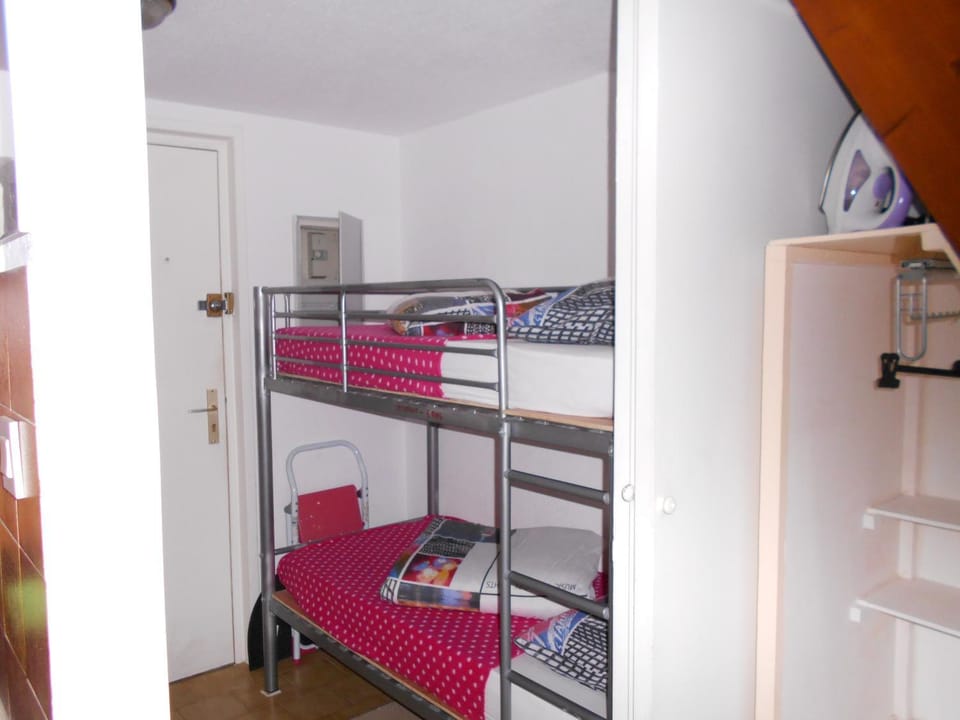 t2 bord de mer au calme Apartment in French Riviera