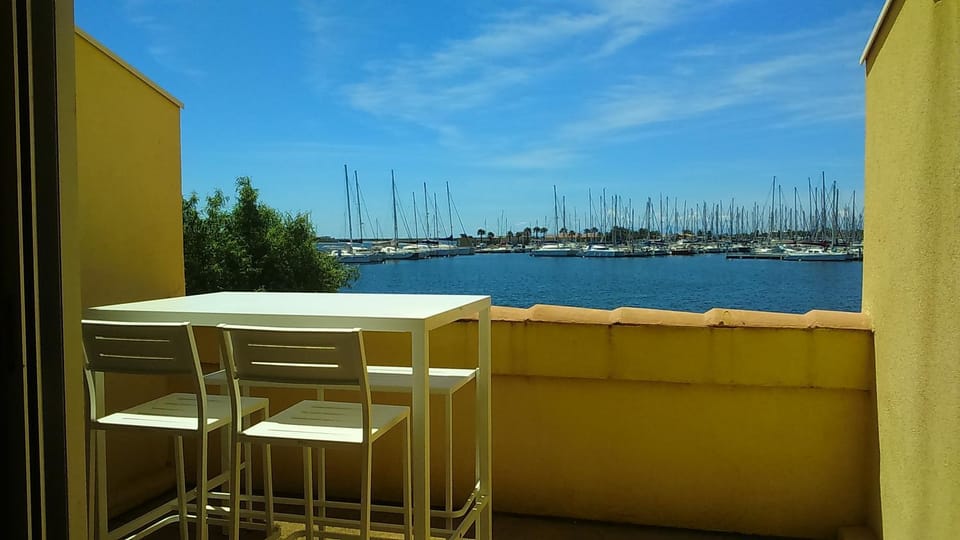 EN BORD DE MER Apartment in Gruissan