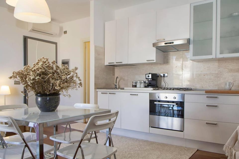 Coffee/tea facilities, Dining area