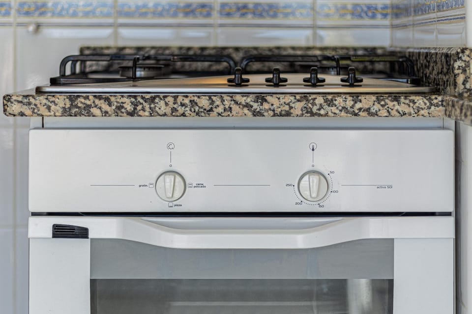pet friendly, stove