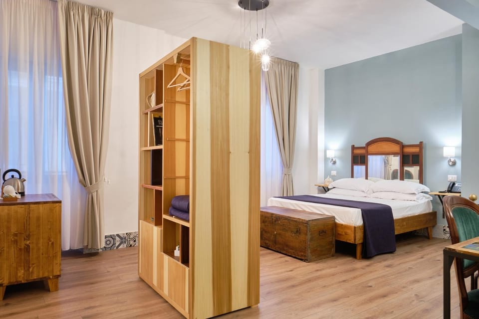 Photo of the whole room, Bedroom