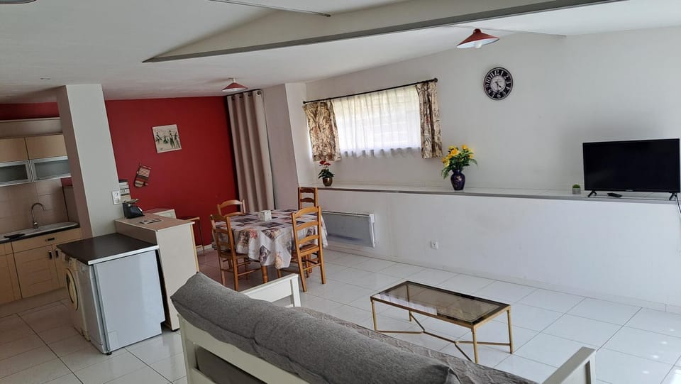 Mauleon Maison prive jardin 6 personnes Apartment in Nouvelle-Aquitaine