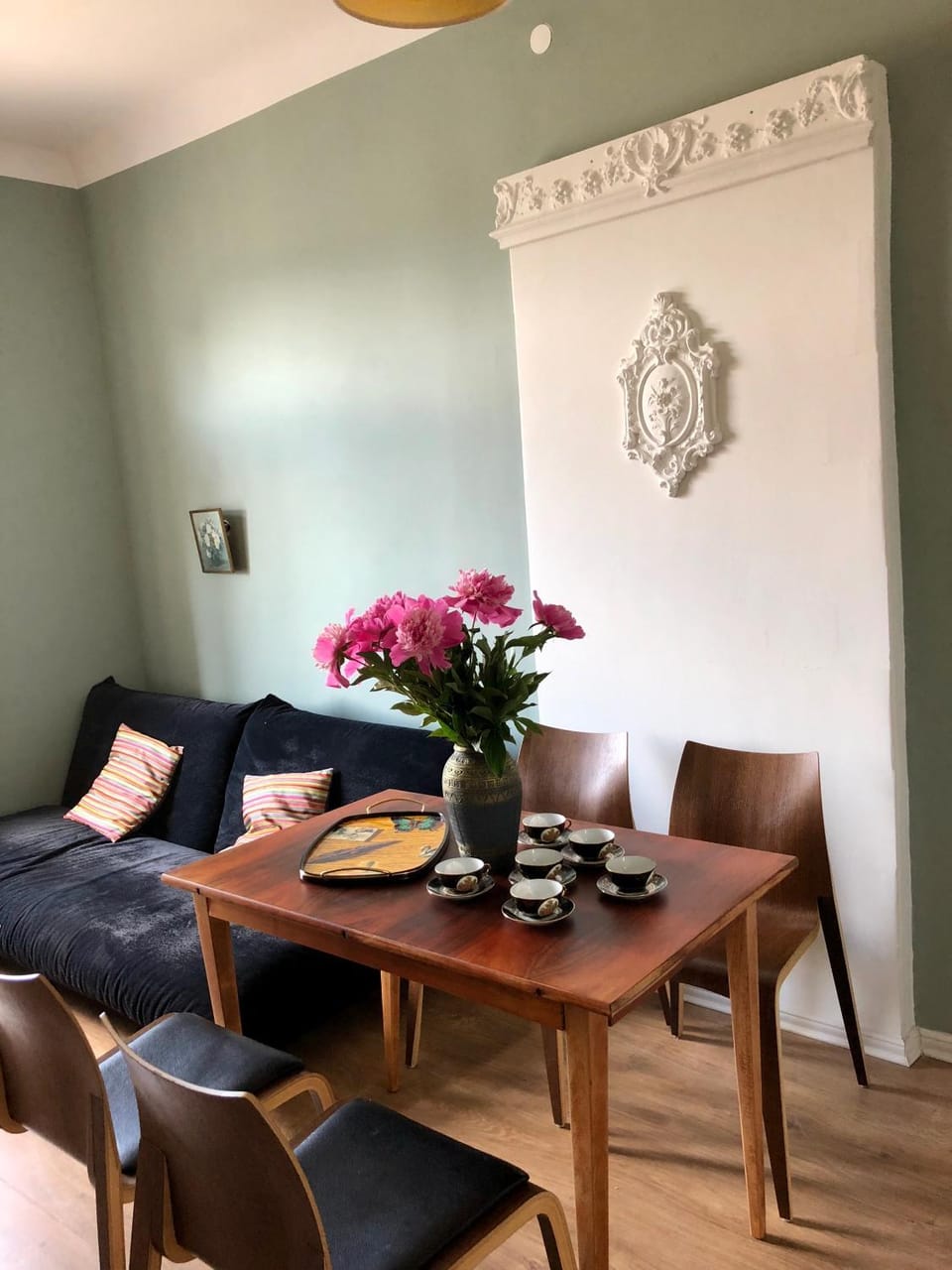Bed, Coffee/tea facilities, Kitchen or kitchenette, Living room, Decorative detail, Dining area