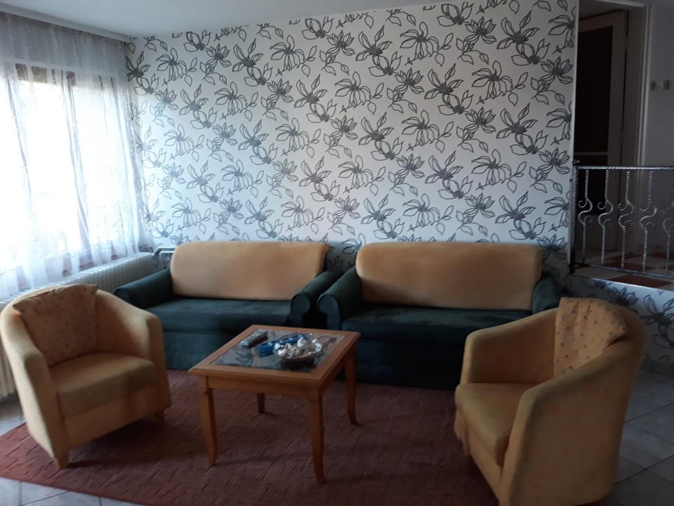 Rózsa apartman Apartment in Slovenia