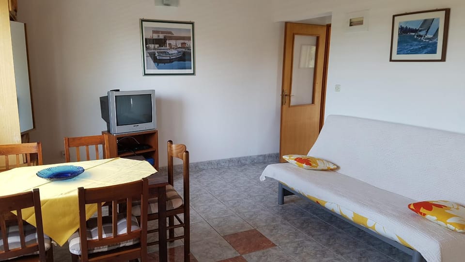 Cozy apartment Apartment in Tisno