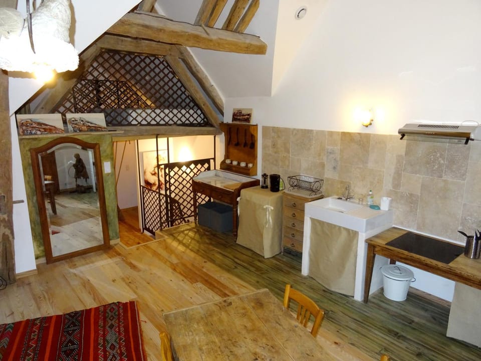 Shower, Toilet, Bathroom, Coffee/tea facilities, Kitchen or kitchenette, Living room, Other, Seating area, Dining area, Bedroom