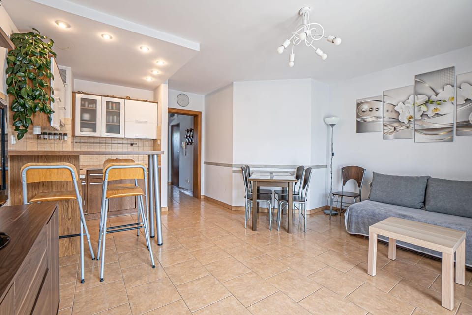 Kitchen or kitchenette, Living room
