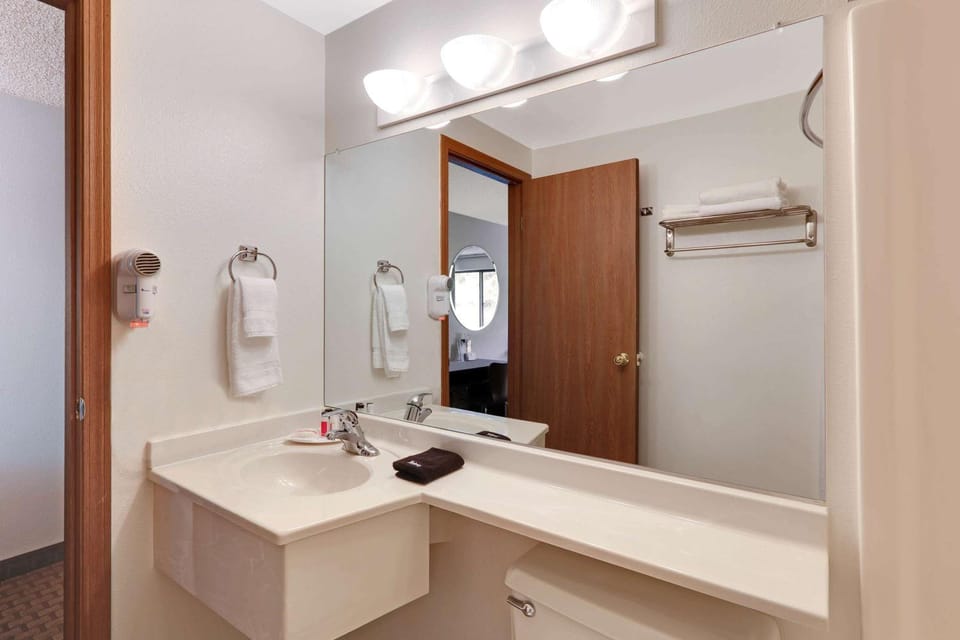 Bathroom, Photo of the whole room, On site