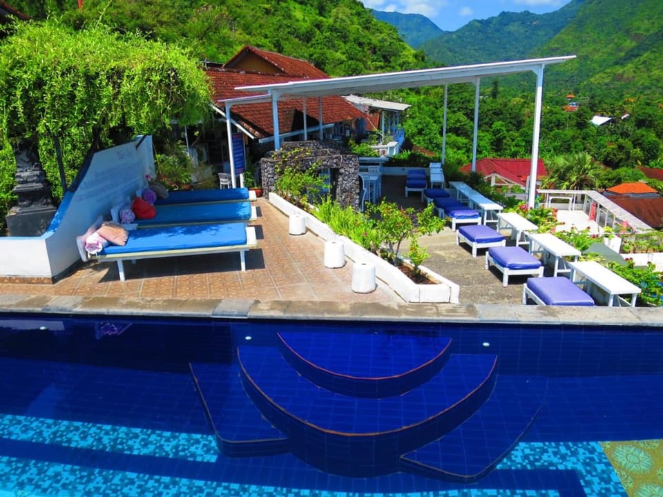 Property building, Restaurant/places to eat, Swimming pool