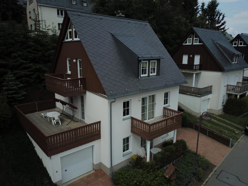 Haus am Berg - großes Haus mit Sauna für bis zu 10 Personen unweit vom Skihang House in Erzgebirgskreis