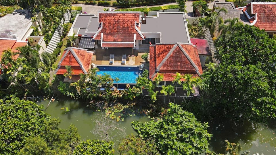 Property building, Day, Neighbourhood, Bird's eye view, Swimming pool