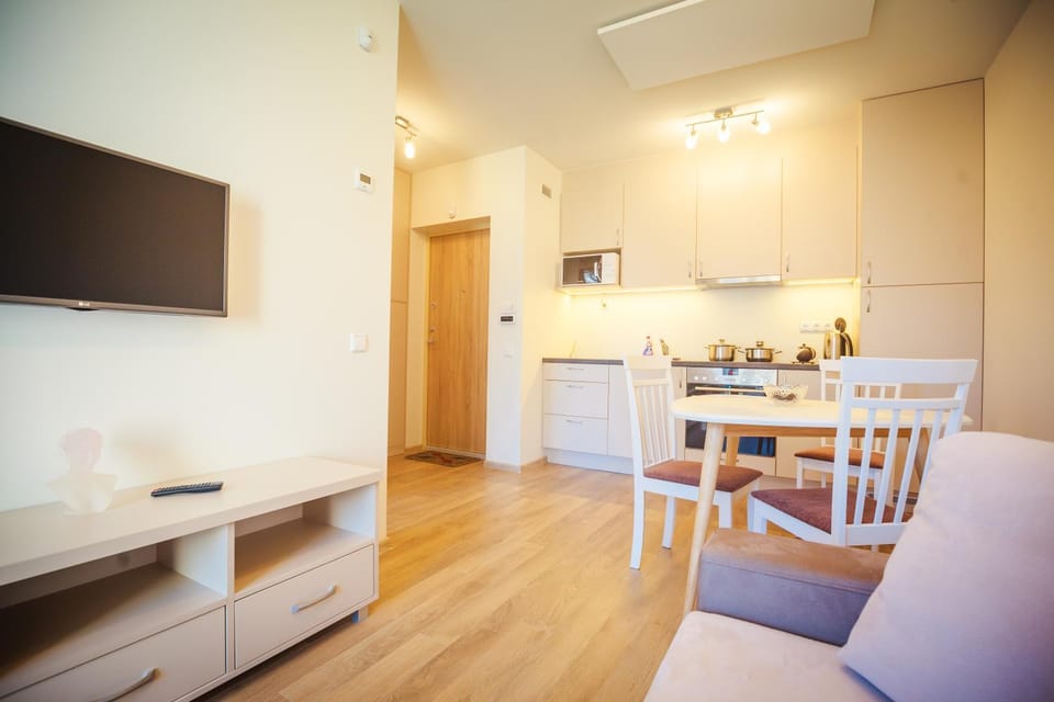 Communal lounge/ TV room, TV and multimedia, Kitchen or kitchenette, Living room