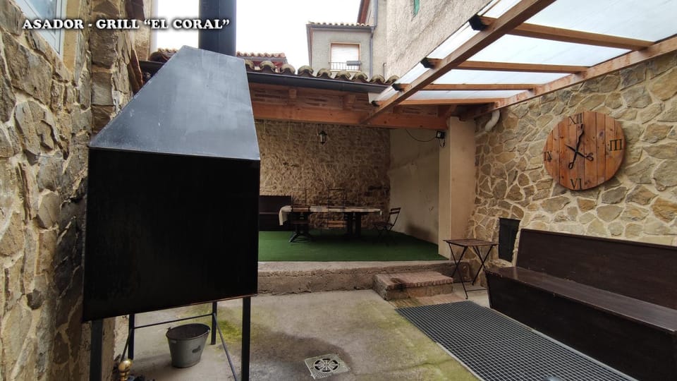 Casa rural L´Amparo -3 espigas- Categoría superior-15 personas Country House in Aragon