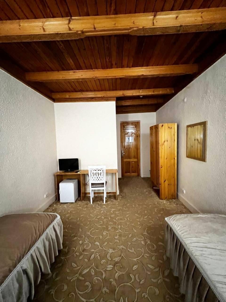 Bed, TV and multimedia, Photo of the whole room, Bedroom, wardrobe
