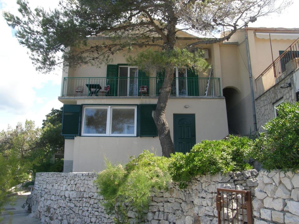 Property building, Facade/entrance, Balcony/Terrace