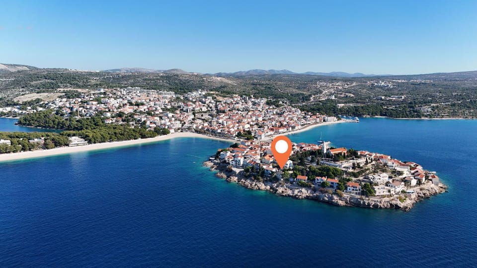 Nearby landmark, Bird's eye view, Beach, City view, Sea view, Location