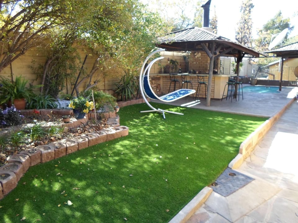 BBQ facilities, Garden, Balcony/Terrace, Food and drinks, Communal kitchen, Food, Pool view, Swimming pool, Alcoholic drinks, Non alcoholic drinks